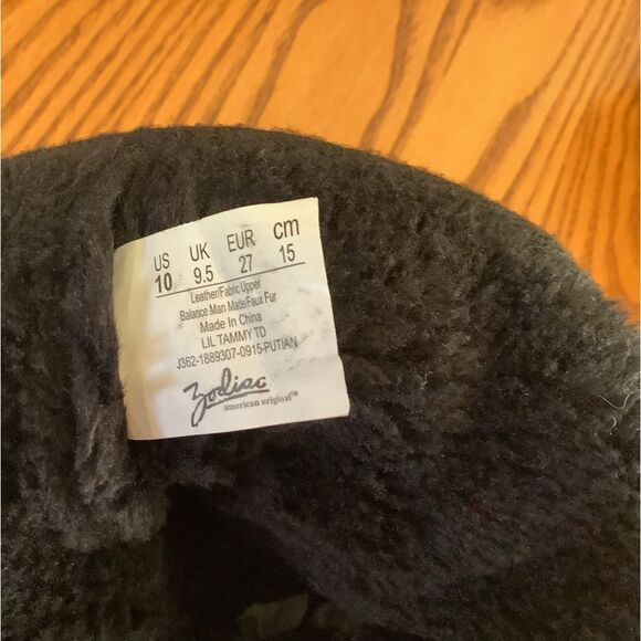 Zodiac Girls toddler Black Winter Books Size 10 faux fur cozy warm - Picture 6 of 7